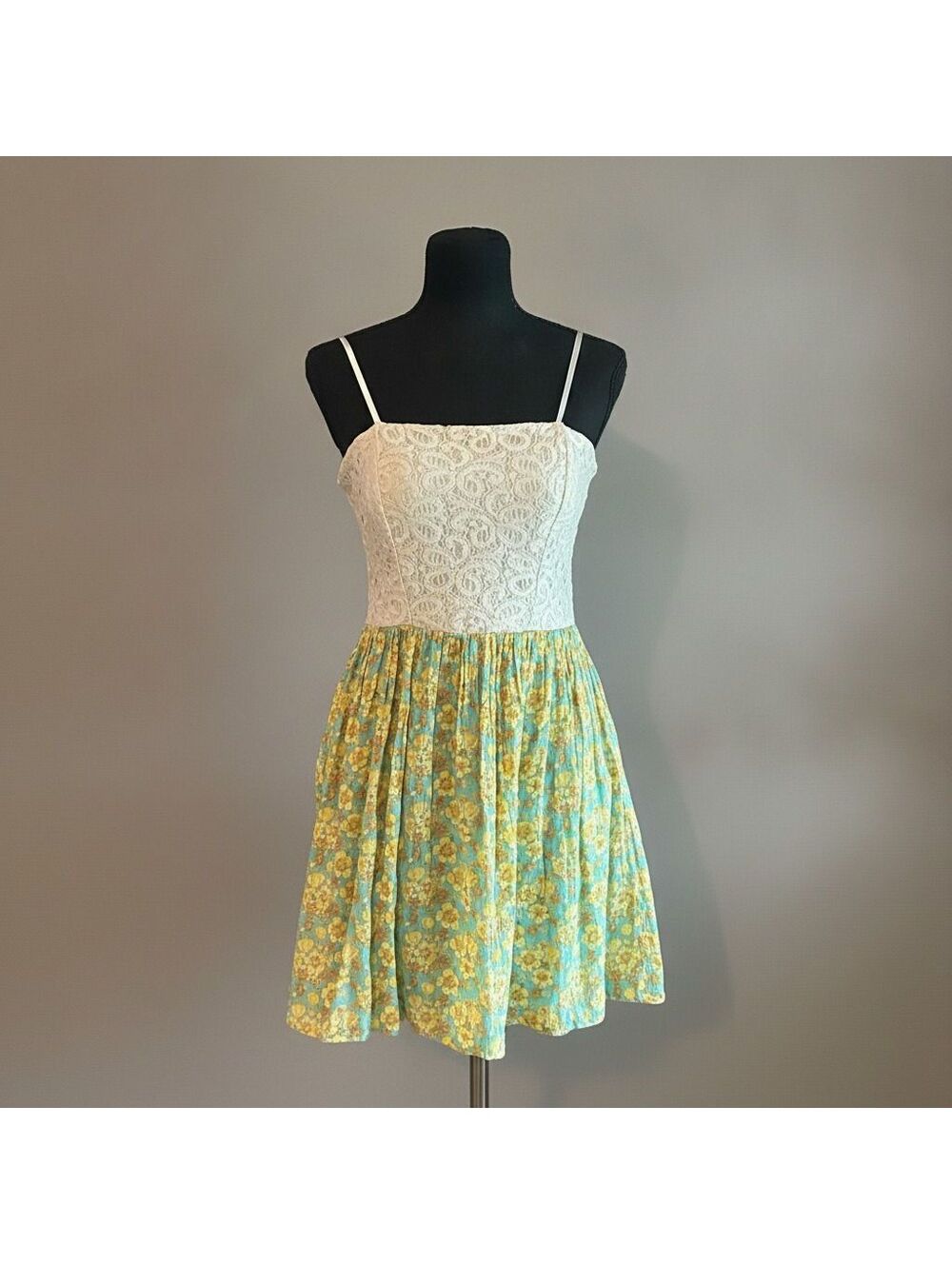 Jodi Kristopher Juniors Womens Dress S Beige Yellow Floral Sleeveless Mini Dress